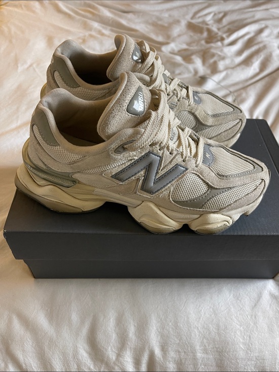 New Balance Shoes - New Balance women’s cream and gray chunky sneakers